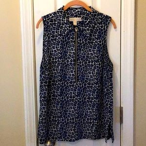 Sleeveless shirt